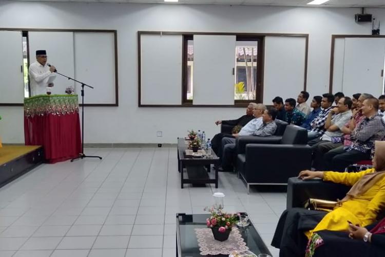 Plt. Gubernur Aceh Memberikan Kuliah Umum pada Prodi Magister Fakultas Teknik