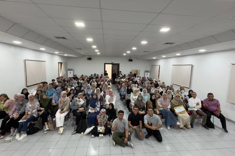 Belajar Material dengan AICA